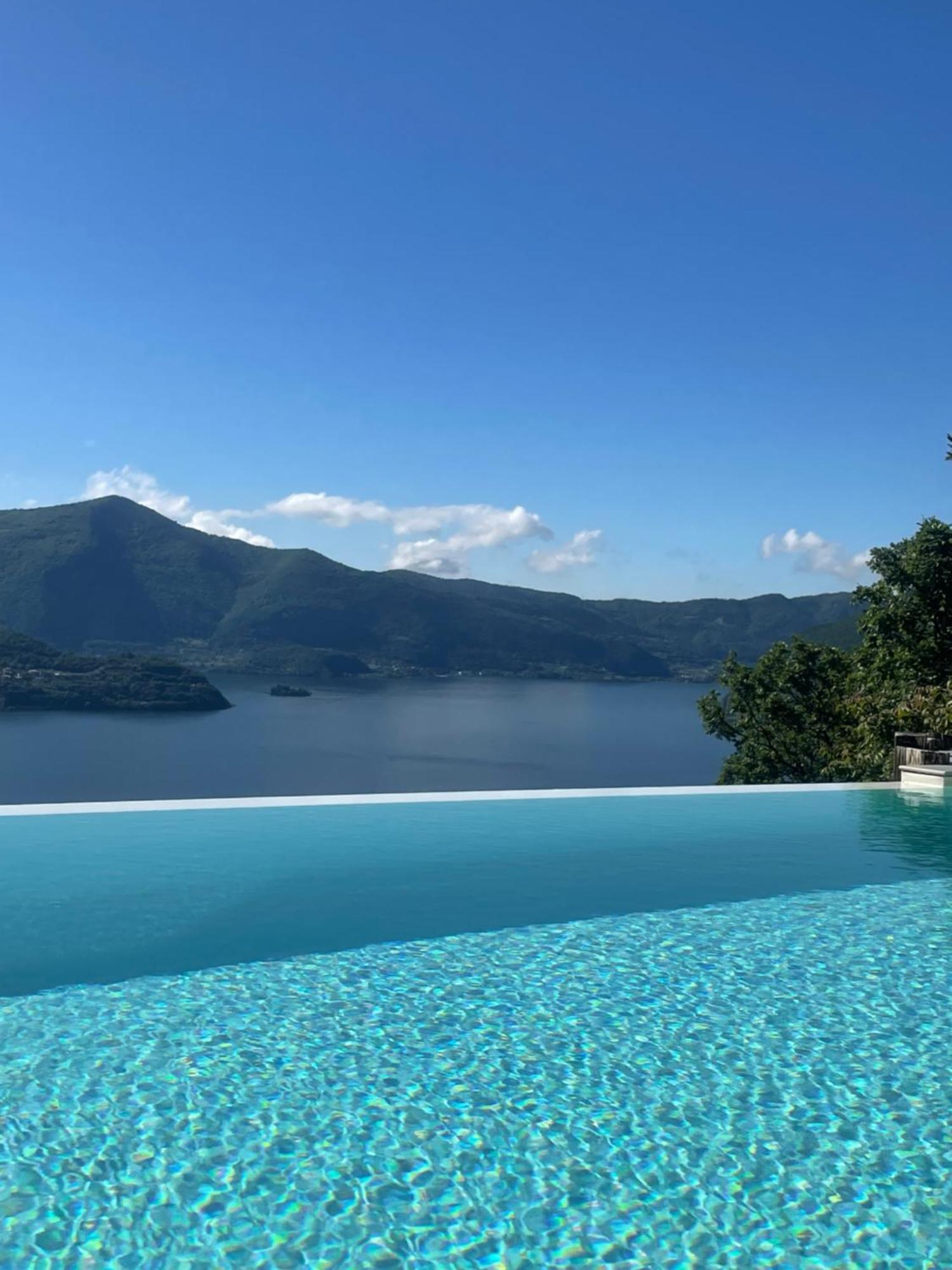 Mia Isola With Lake View, Garden And Swimming Pool Parzanica Екстериор снимка