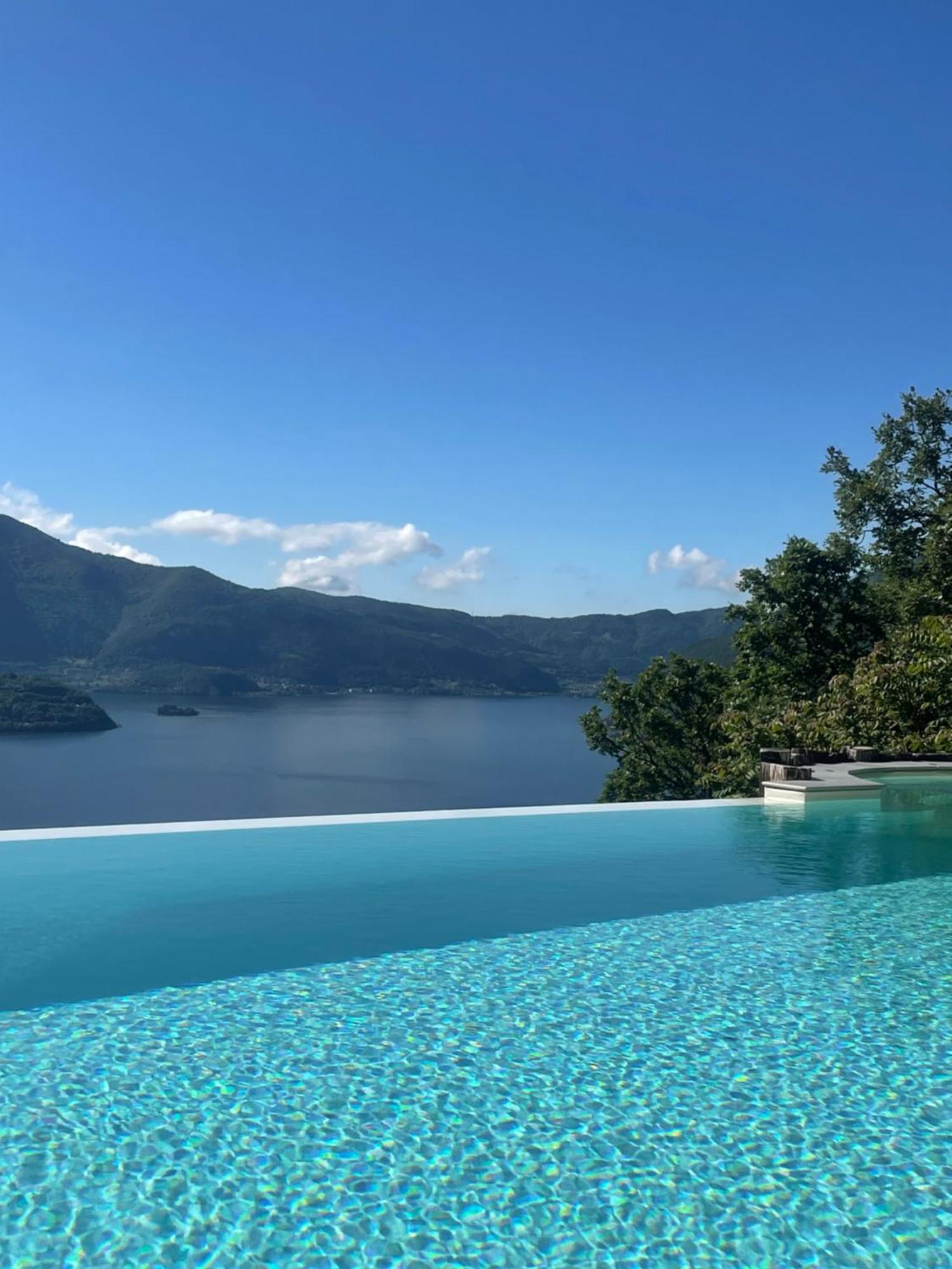 Mia Isola With Lake View, Garden And Swimming Pool Parzanica Екстериор снимка