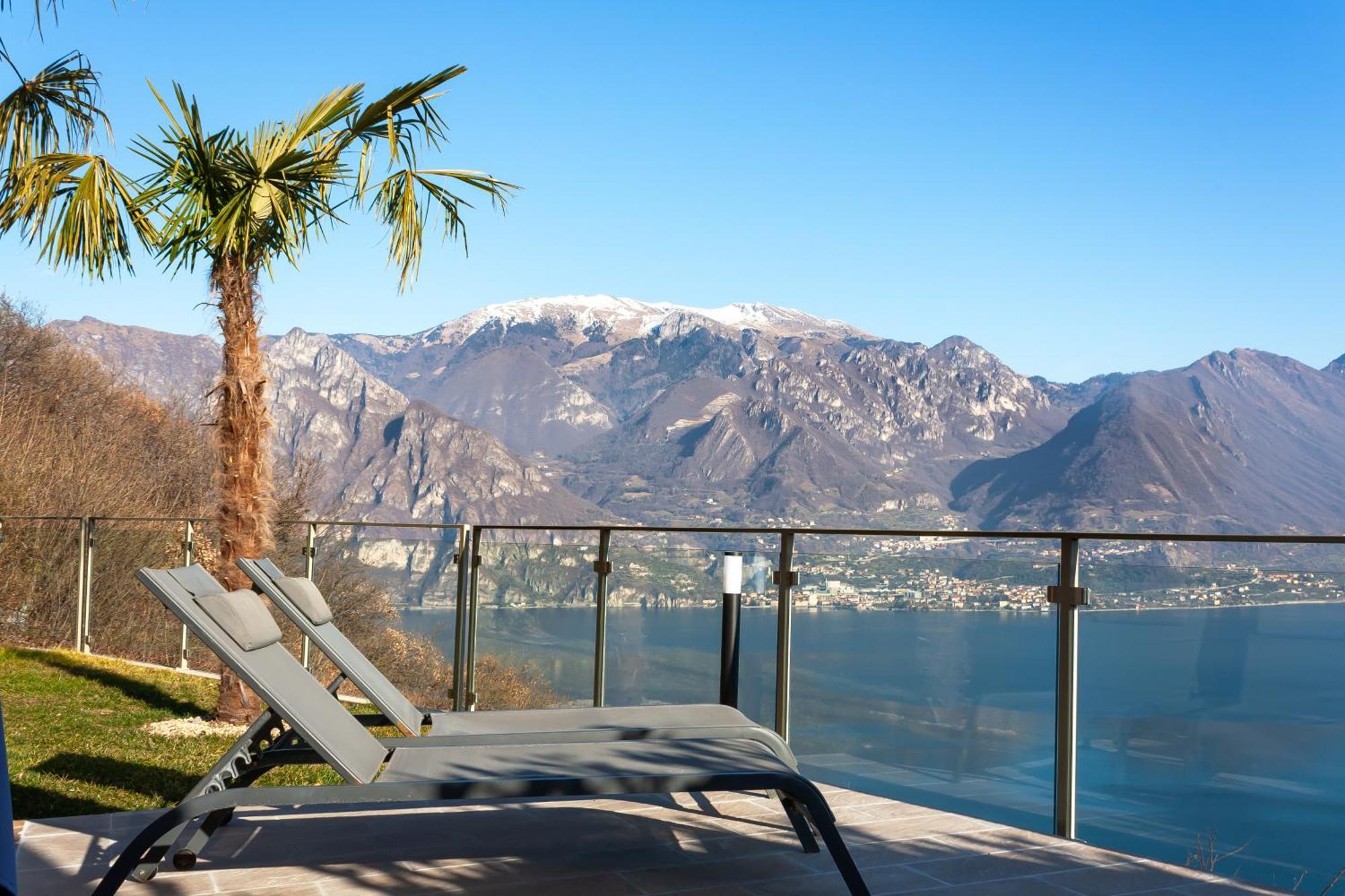Mia Isola With Lake View, Garden And Swimming Pool Parzanica Екстериор снимка