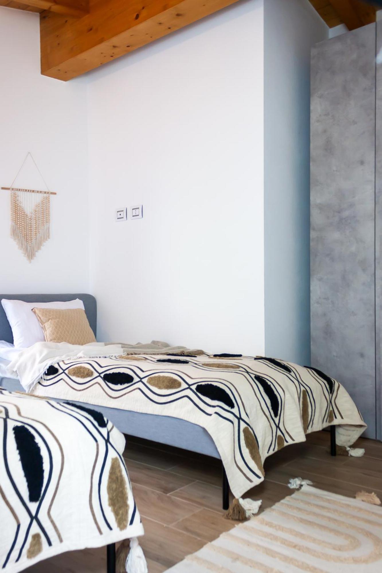 Mia Isola With Lake View, Garden And Swimming Pool Parzanica Екстериор снимка