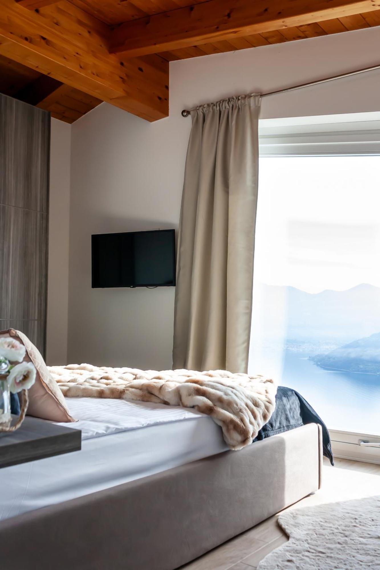 Mia Isola With Lake View, Garden And Swimming Pool Parzanica Екстериор снимка