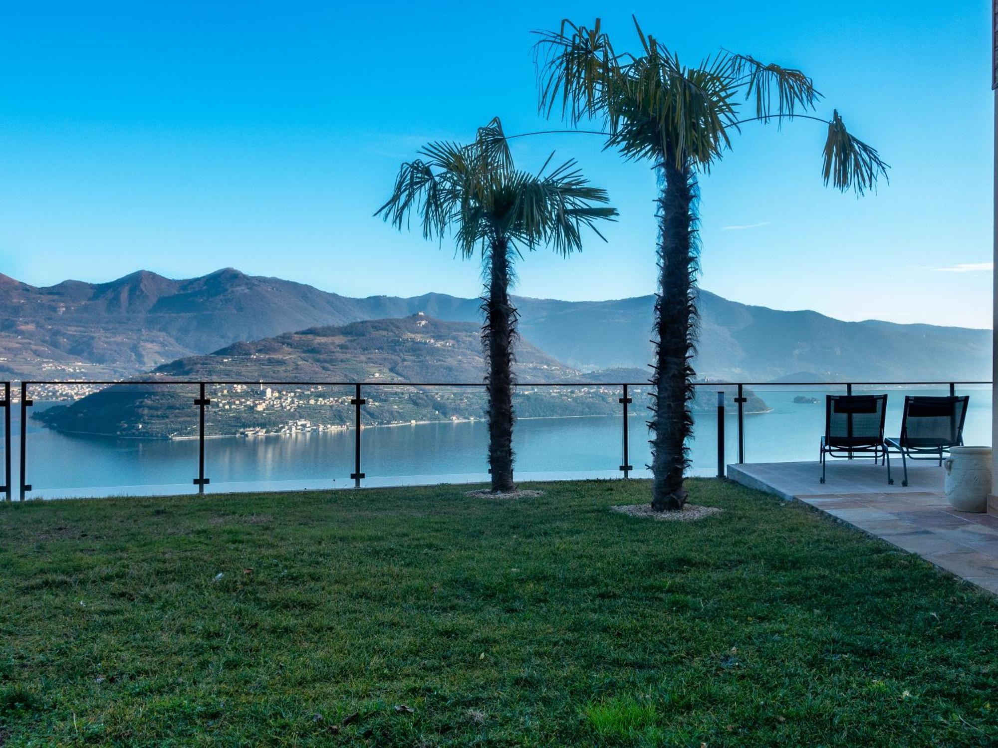 Mia Isola With Lake View, Garden And Swimming Pool Parzanica Екстериор снимка